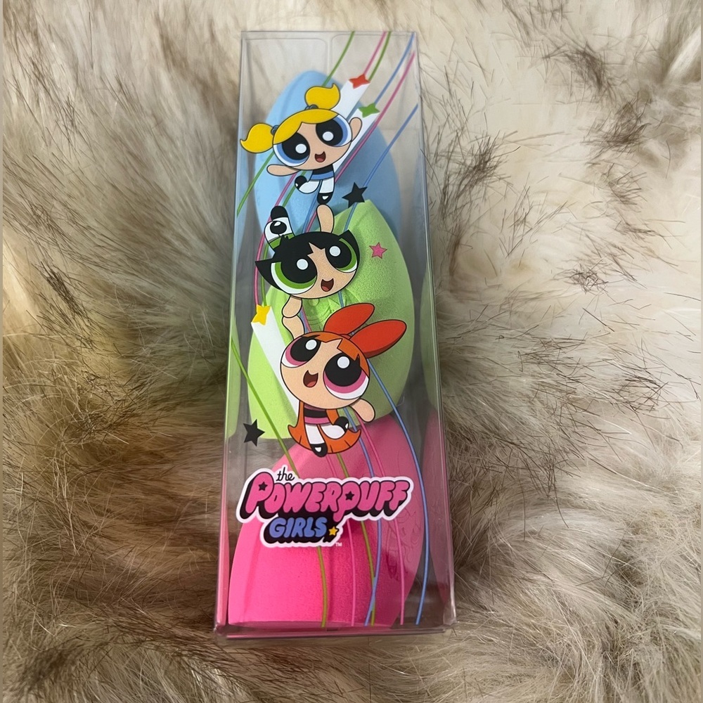 ‼️FINAL‎ SALE‼️✨LIMITED EDITION BEAUTY BLENDER PACK OF 3✨